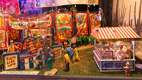 Tinkertown Circus Side Show