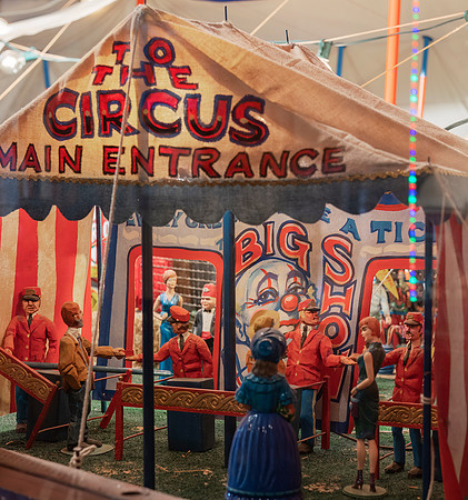 Tinkertown Circus Entrance